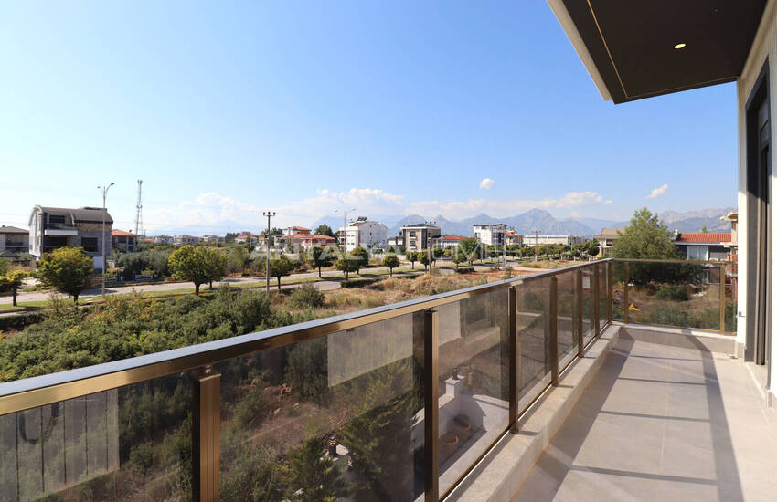 Detached Villa with a Private Pool in Antalya Dosemealti 42