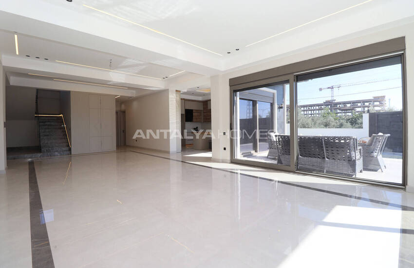 Detached Villa with a Private Pool in Antalya Dosemealti 24
