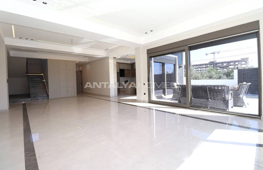 Detached Villa with a Private Pool in Antalya Dosemealti 22