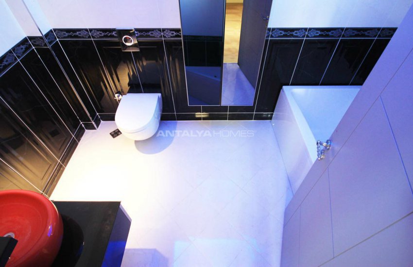 Semi-detached Villa Close to the Beach in Antalya 12