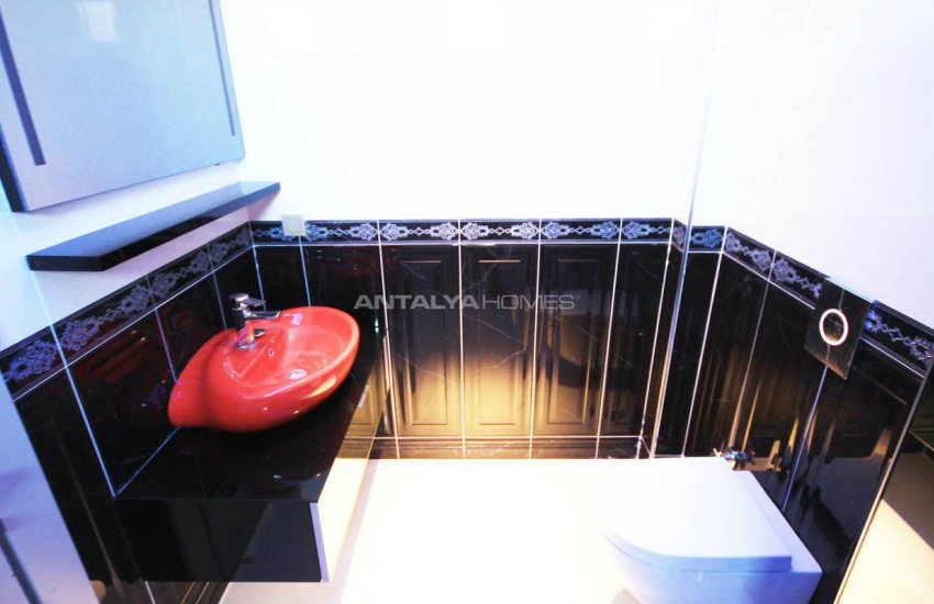 Semi-detached Villa Close to the Beach in Antalya 13