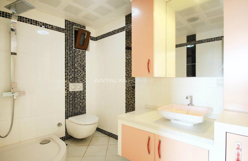 Semi-detached Villa Close to the Beach in Antalya 17