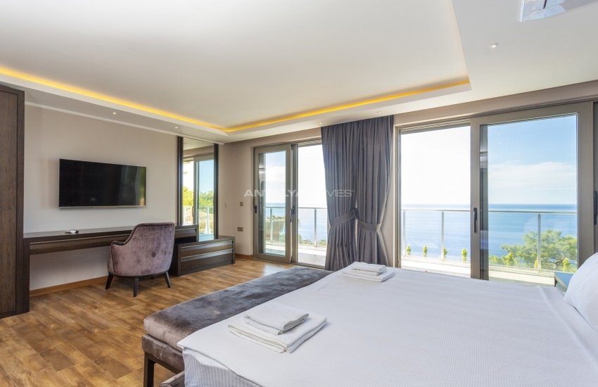 Ultra Luxe 4+1 Villa with Pool and Jacuzzi in Fethiye Mugla 27