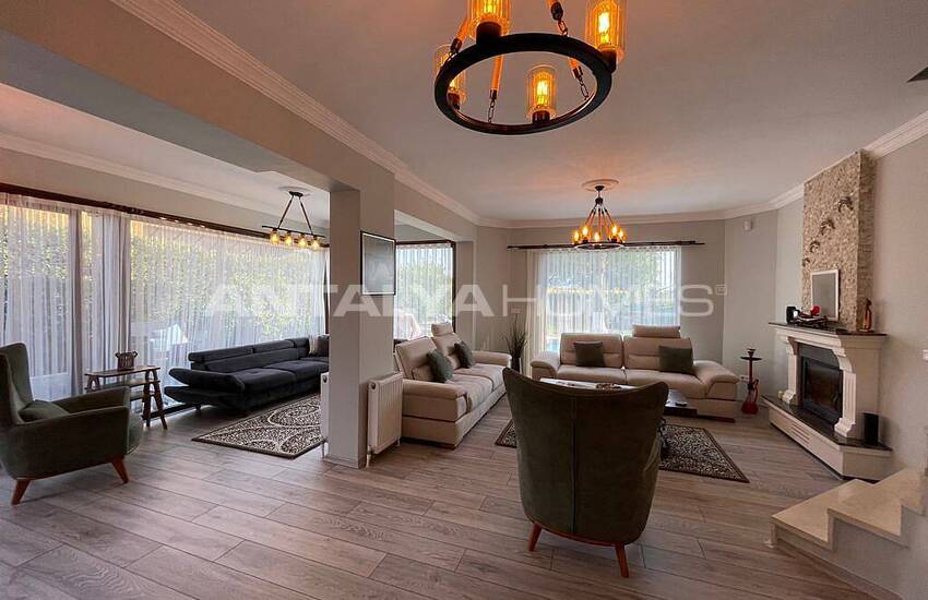 Muğla Fethiye’de Huzurlu Konumda Havuzlu Eşyalı Lüks Villa 27