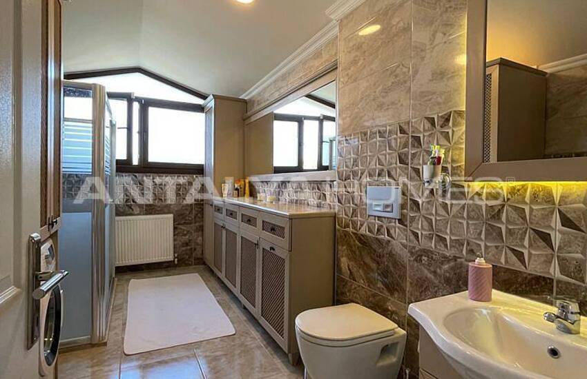 Muğla Fethiye’de Huzurlu Konumda Havuzlu Eşyalı Lüks Villa 54