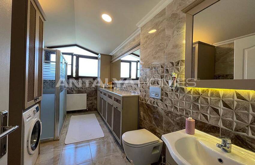 Muğla Fethiye’de Huzurlu Konumda Havuzlu Eşyalı Lüks Villa 55
