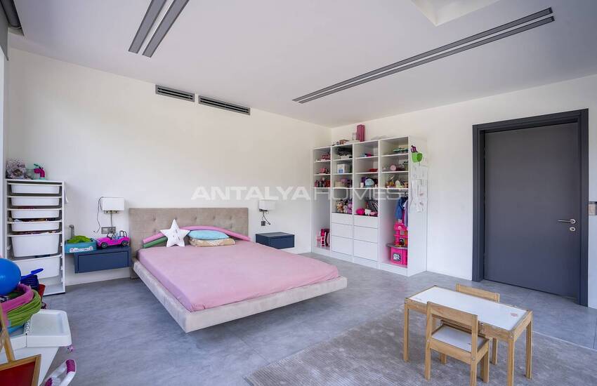 Ready-to-move Villa with Spacious Design in Mugla Mentese 25