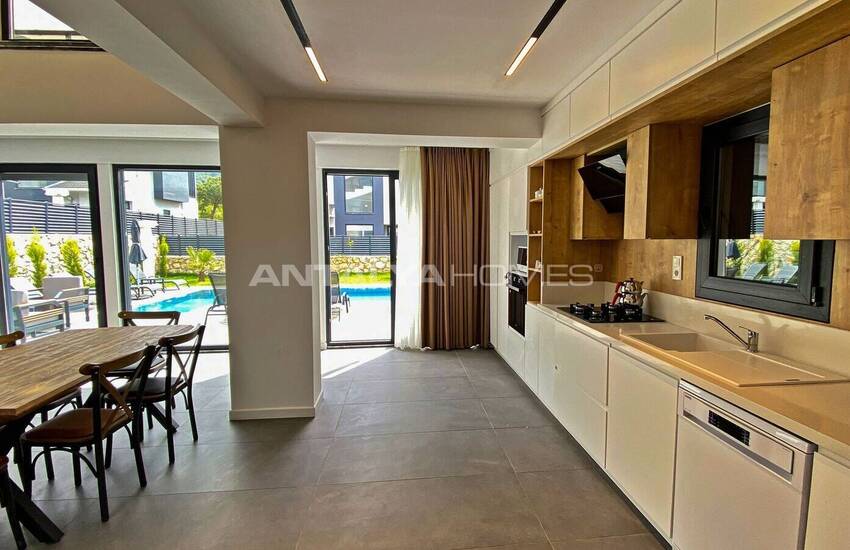 Fethiye Ölüdeniz'de Geniş Bahçe Kullanımlı ve Özel Havuzlu Villalar 15