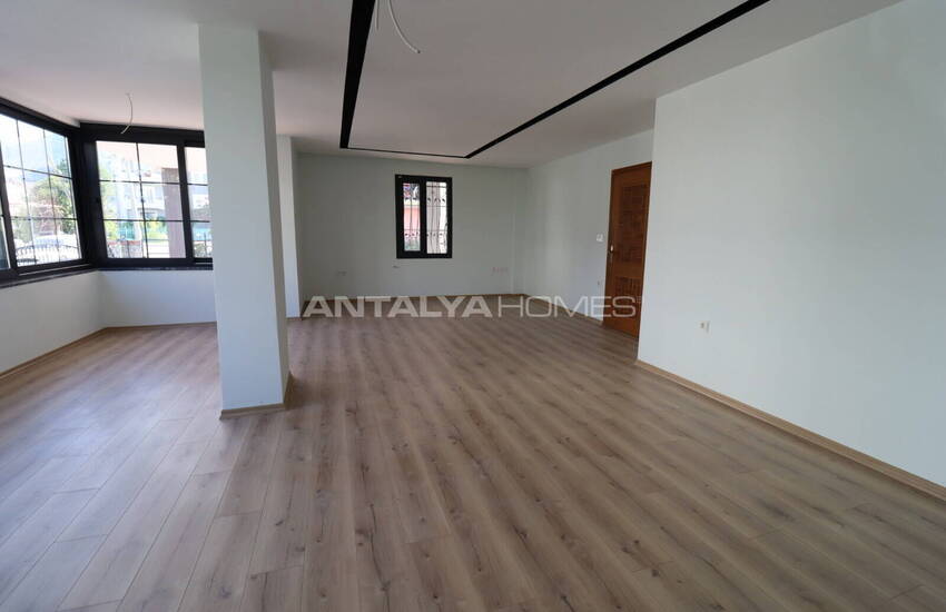 Muğla Fethiye'de Merkezi Konumda 5+1 Bahçeli Şık Villa 11