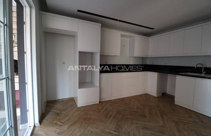 Muğla Fethiye'de Merkezi Konumda 5+1 Bahçeli Şık Villa 15