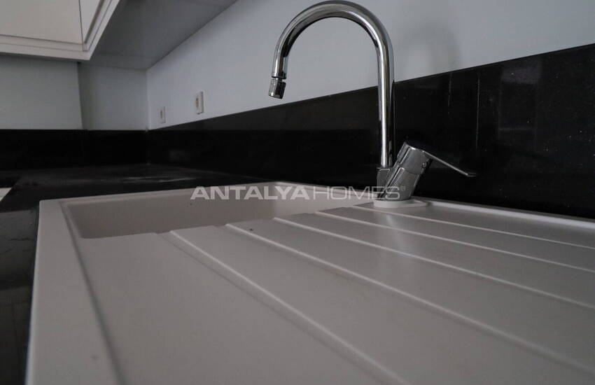Muğla Fethiye'de Merkezi Konumda 5+1 Bahçeli Şık Villa 16
