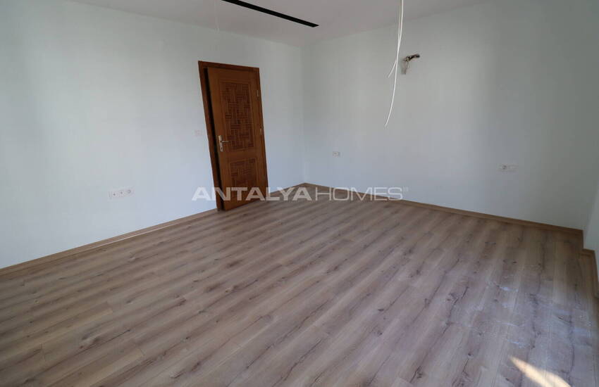 Muğla Fethiye'de Merkezi Konumda 5+1 Bahçeli Şık Villa 18