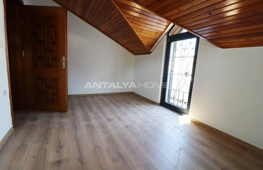 Muğla Fethiye'de Merkezi Konumda 5+1 Bahçeli Şık Villa 25