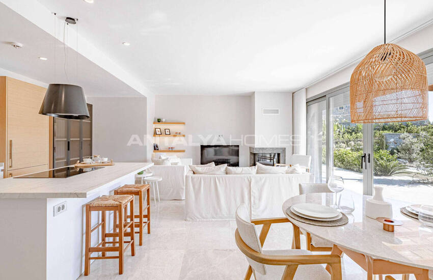 Stenbelagda Hus Med Pooler I Bodrum Gumusluk 13