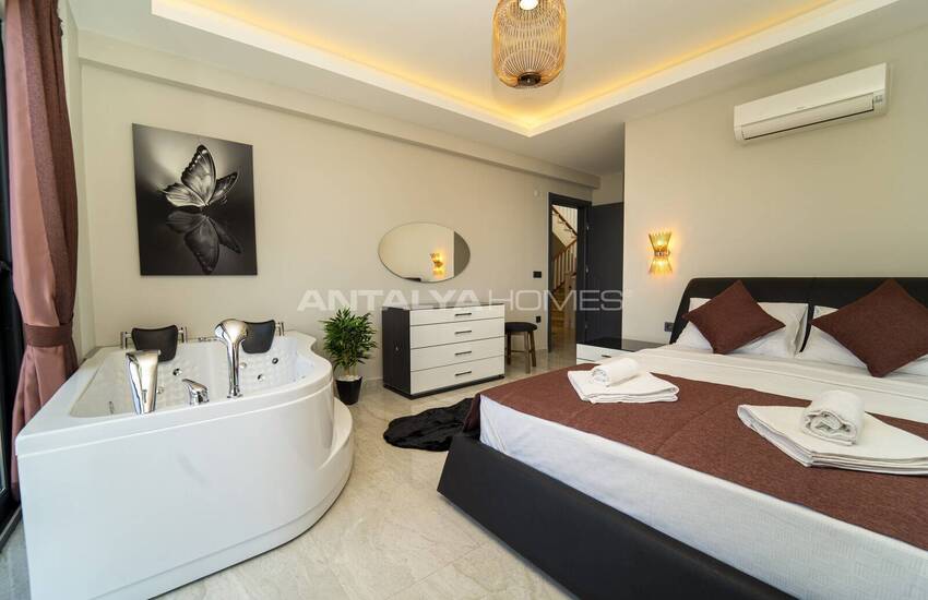 فيلا منفصلة مع مسبح داخلي وخارجي في فاراليا، فتحية 33