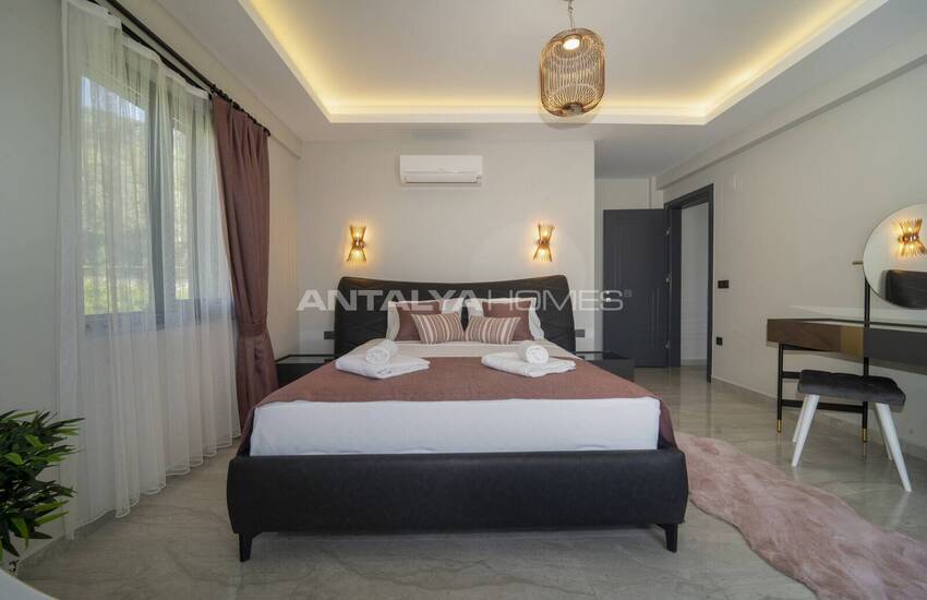 فيلا منفصلة مع مسبح داخلي وخارجي في فاراليا، فتحية 36