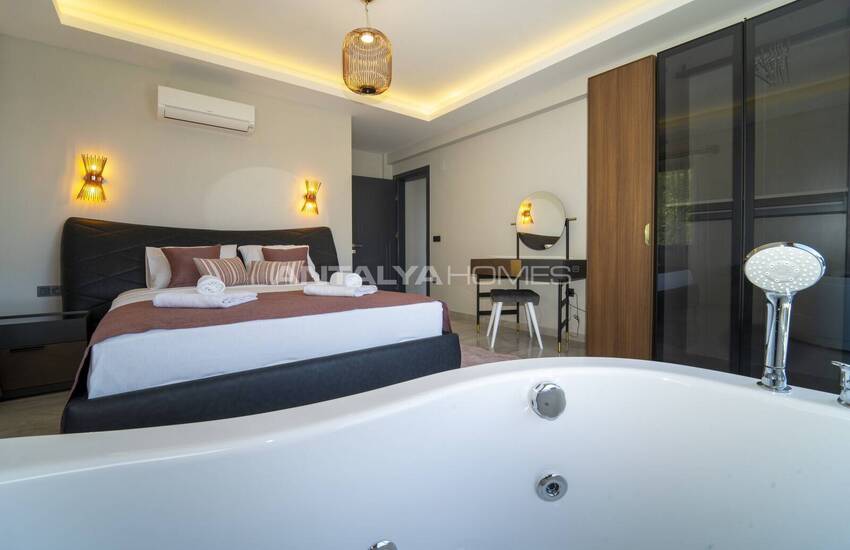 فيلا منفصلة مع مسبح داخلي وخارجي في فاراليا، فتحية 37