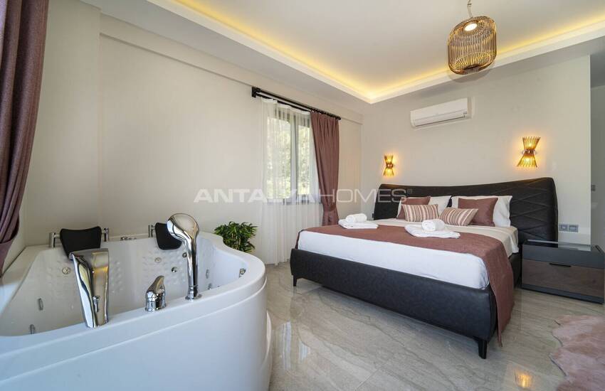 فيلا منفصلة مع مسبح داخلي وخارجي في فاراليا، فتحية 38