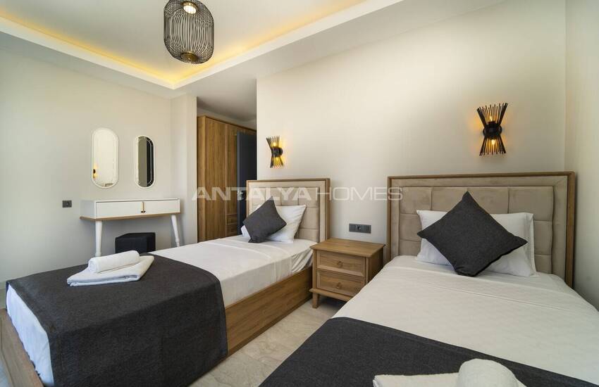 فيلا منفصلة مع مسبح داخلي وخارجي في فاراليا، فتحية 40