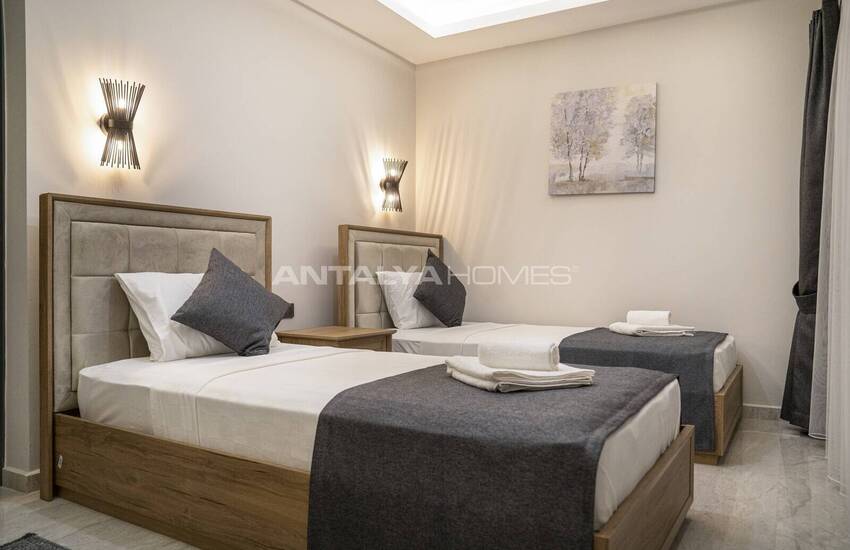 فيلا منفصلة مع مسبح داخلي وخارجي في فاراليا، فتحية 28