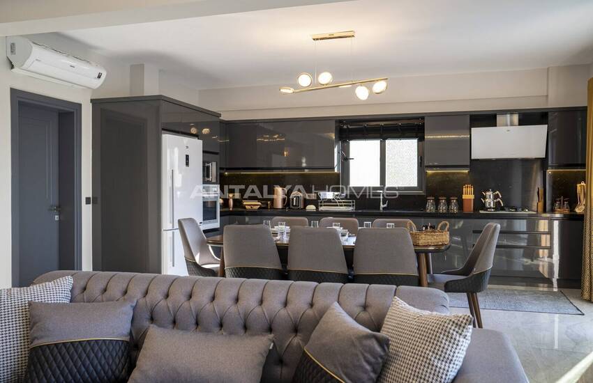 فيلا منفصلة مع مسبح داخلي وخارجي في فاراليا، فتحية 15