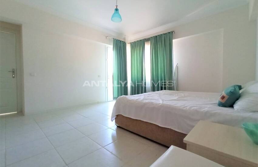 Muğla Milas’ta Denize Yürüme Mesafesinde Site İçinde Daire 16