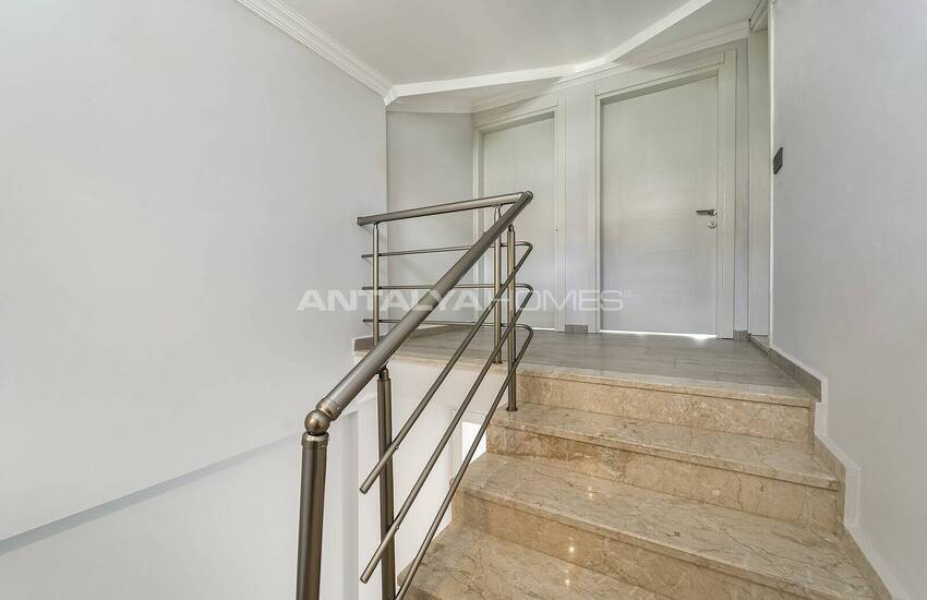 Шикарная Вилла с Личным Садом и Бассейнами в Олюденизе 28