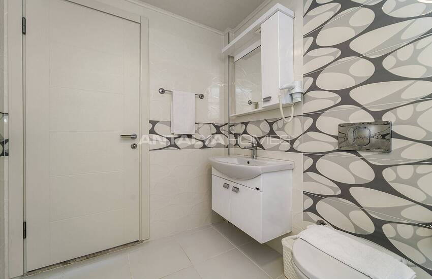 Шикарная Вилла с Личным Садом и Бассейнами в Олюденизе 36