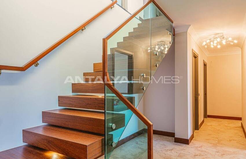 فيلات فاخرة منفصلة بالقرب من المارينا في بودروم تورغوت رييس 13