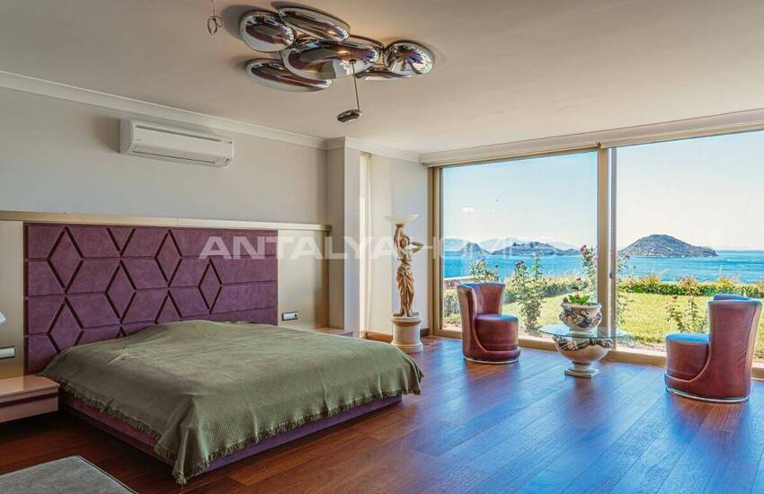 فيلات فاخرة منفصلة بالقرب من المارينا في بودروم تورغوت رييس 14