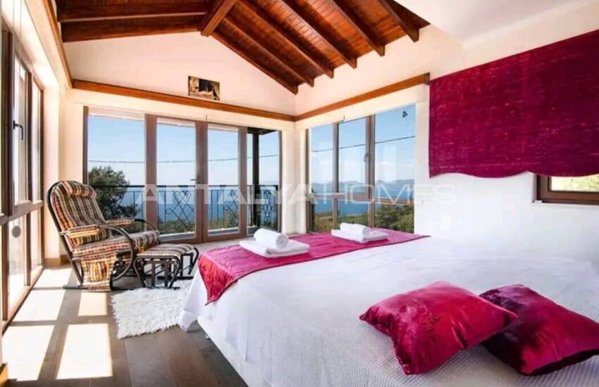 Fethiye Faralya'da Özel Havuzlu ve Geniş Bahçe Kullanımlı Villa 10