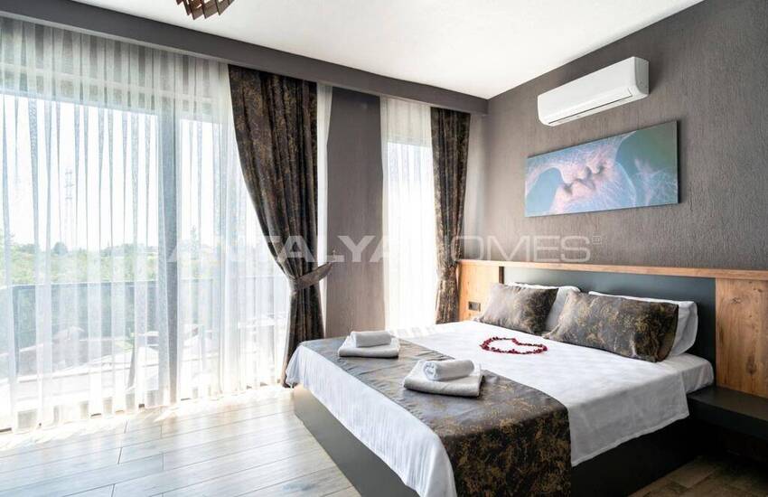 Fethiye Çiftlik'te Açık ve Kapalı Yüzme Havuzlu 3+1 Villa 12