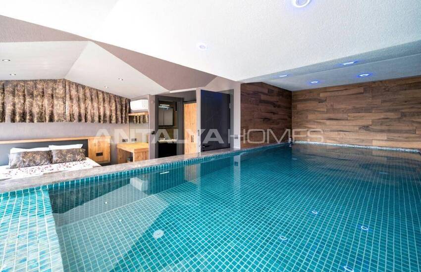 Fethiye Çiftlik'te Açık ve Kapalı Yüzme Havuzlu 3+1 Villa 17