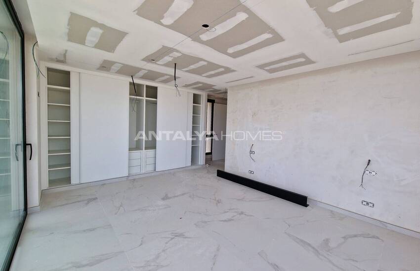 Muğla Sarıgerme'de Denize Yakın Bahçeli Müstakil Villa 16