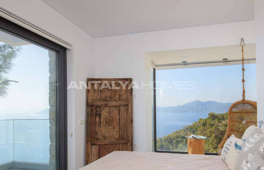 Muğla Fethiye'de Taş Kaplamalı ve Deniz Manzaralı Villa 18