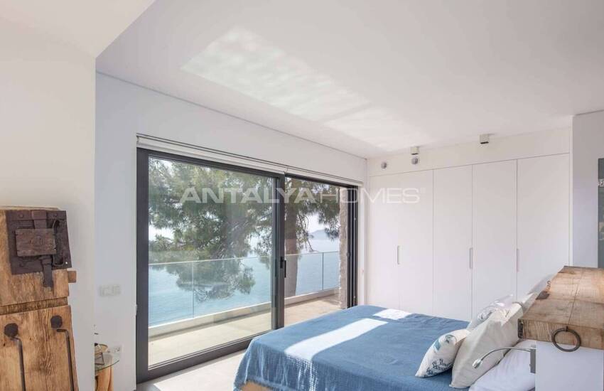 Muğla Fethiye'de Taş Kaplamalı ve Deniz Manzaralı Villa 20