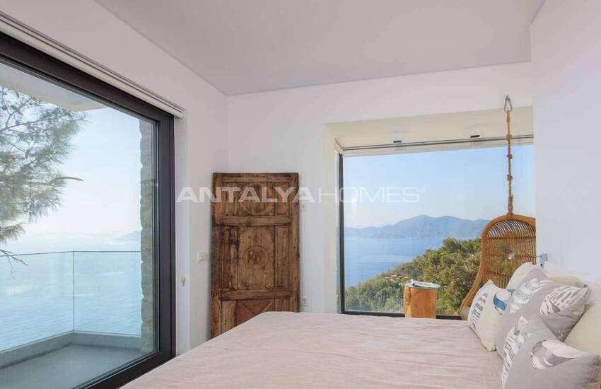 Muğla Fethiye'de Taş Kaplamalı ve Deniz Manzaralı Villa 21
