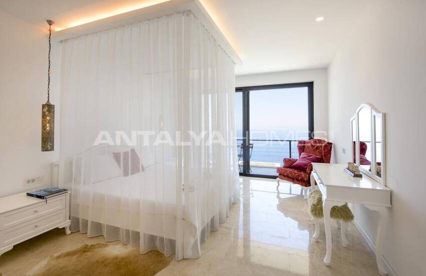 Muğla Fethiye'de Özel Havuzlu 6 Odalı Villa 14
