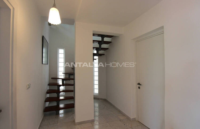 Muğla Bodrum'da Müştemilatlı Deniz Manzaralı Müstakil Villa 30