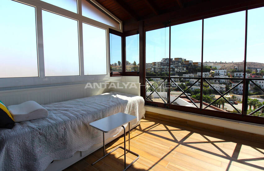 Muğla Bodrum'da Müştemilatlı Deniz Manzaralı Müstakil Villa 18