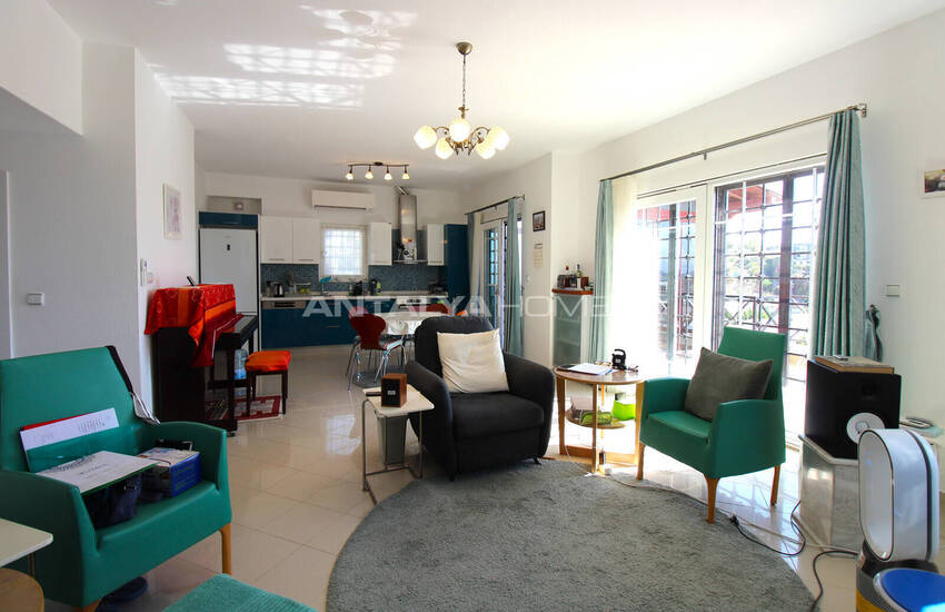 Muğla Bodrum'da Müştemilatlı Deniz Manzaralı Müstakil Villa 17