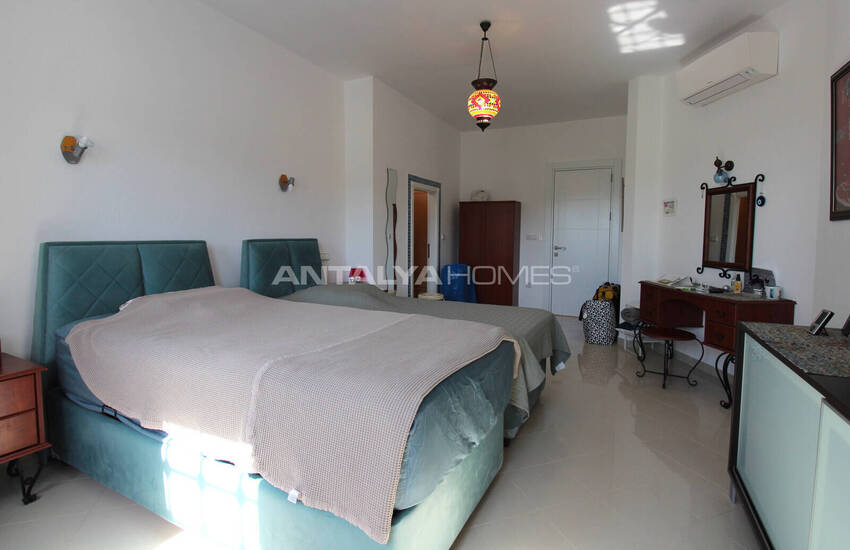 Muğla Bodrum'da Müştemilatlı Deniz Manzaralı Müstakil Villa 26