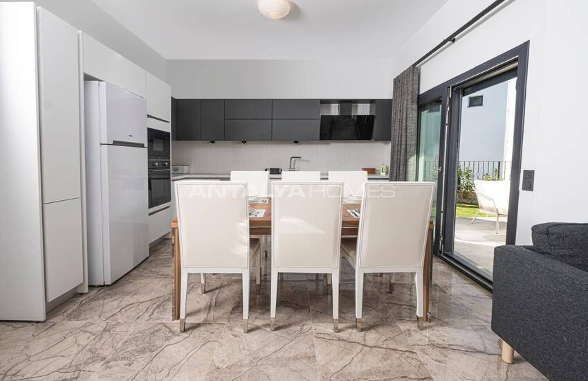 منازل منفصلة مطلة على البحر مع حمام سباحة خاص في بودروم تركيا 10