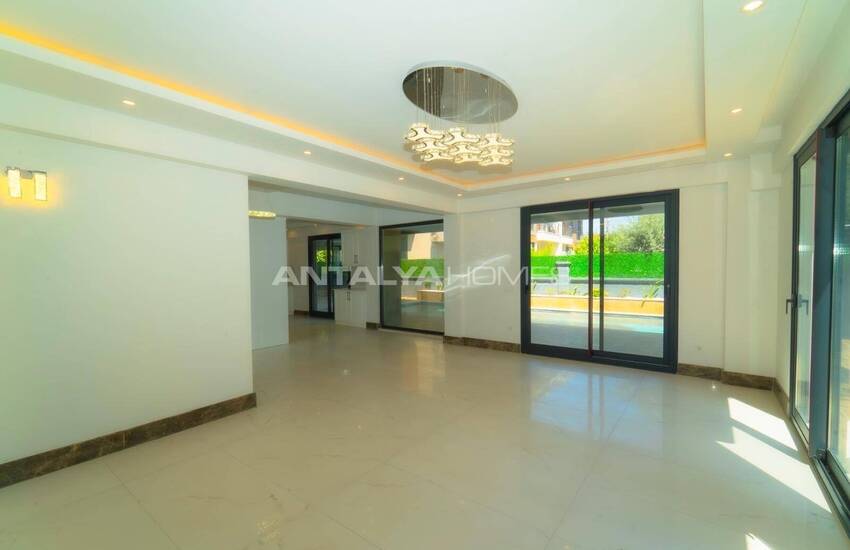 6-bedroom House with Private Pool in Fethiye 12