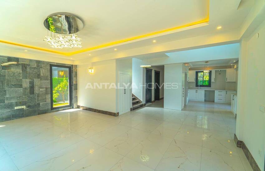 6-bedroom House with Private Pool in Fethiye 11