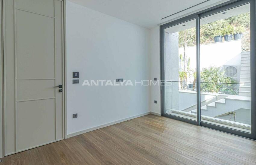 ویلا مستقل با دید دریا با استخر در بدروم ترکیه 11