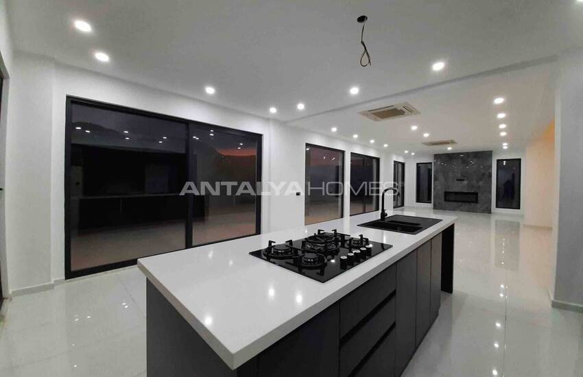 فيلا منفصلة مطلة على البحر في فتحية فاراليا 14