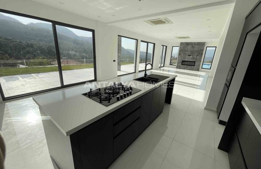 فيلا منفصلة مطلة على البحر في فتحية فاراليا 12