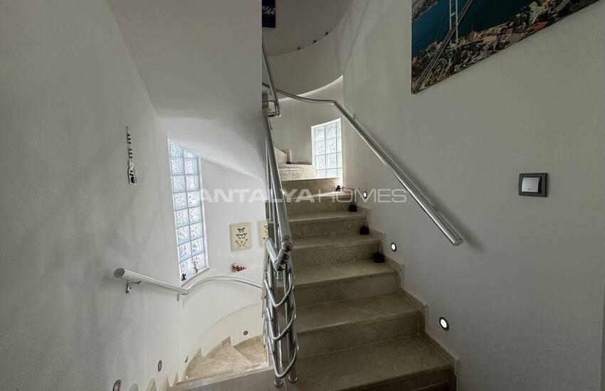 خانه ای زیبا با استخر در اولودنیز فتحیه 37