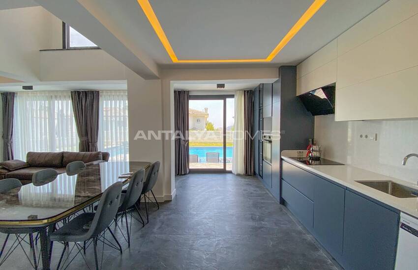 ویلای لوکس با پتانسیل درآمد اجاره در فتحیه 16